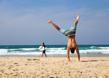 handstand, man, beach-2224104.jpg